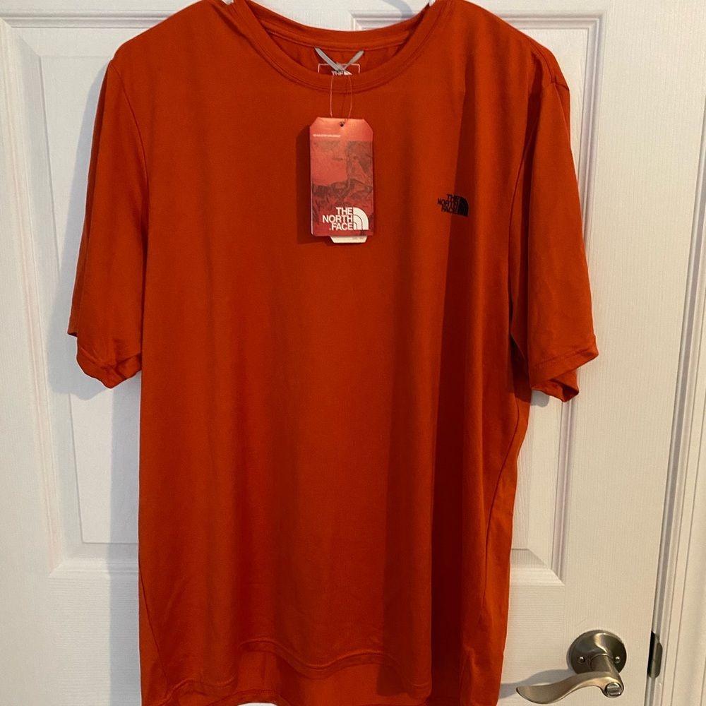The North Face Men’s shirt, size Large NEW